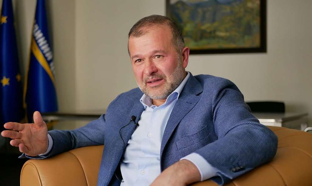 Життєвий шлях Івана Кураха - від операційної до депутатського крісла