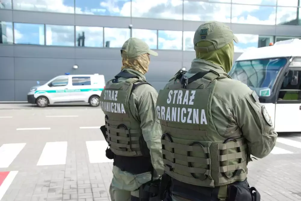 Що трапилося з українцем у варшавському аеропорту через глушіння радіохвиль