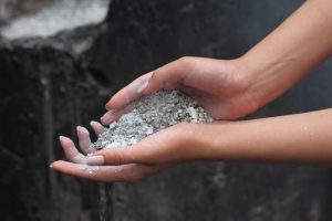 Древесная зола как удобрение – исчерпывающий справочник для огорода и сада