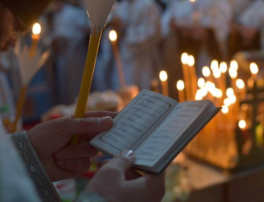 Стрітенська свічка коли запалювати та як вона захищає дім