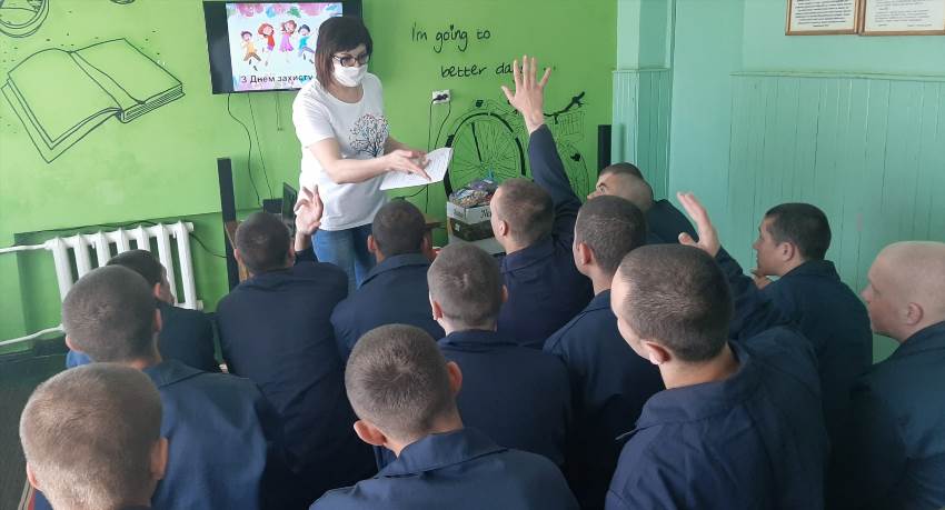 З якого віку в Україні можуть ув'язнити неповнолітнього - все про дитячі колонії
