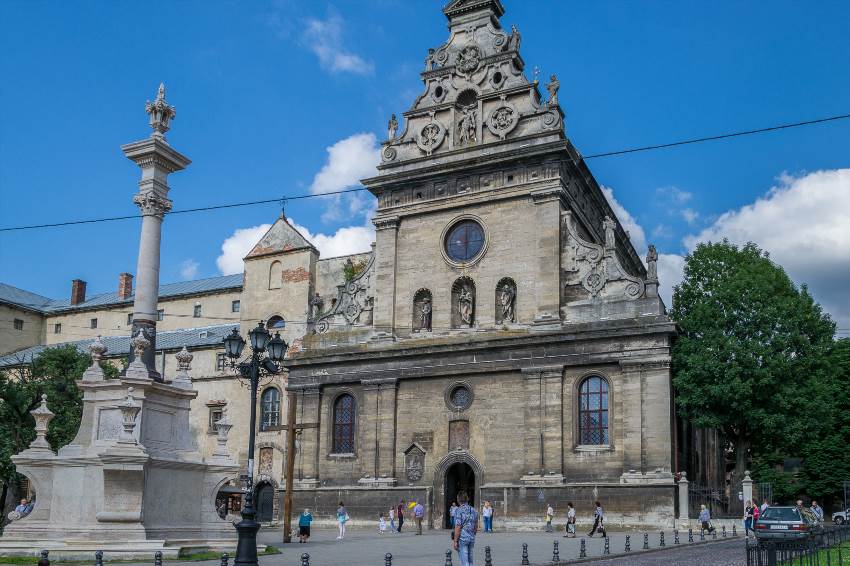Костел Бернардинів у Львові перлина маньєризму з багатою долею